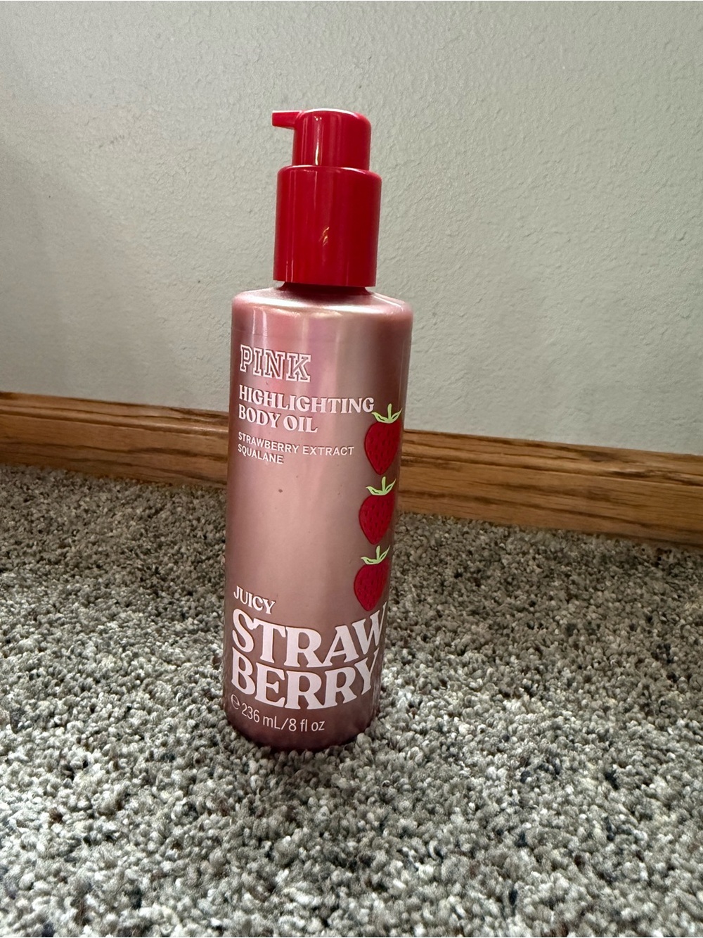 PINK Victoria's Secret Juicy Strawberry Highlighting Body Oil - Pink